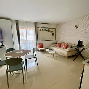 Apartment 3 Pieces- Vieux Port- Terrasse - Parking Possible Cannes